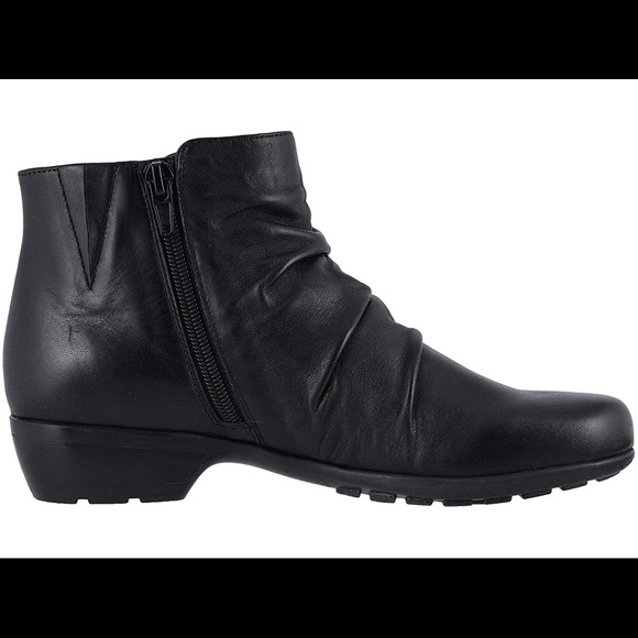 Walking Cradle Esme Bootie - Picture 2 of 7